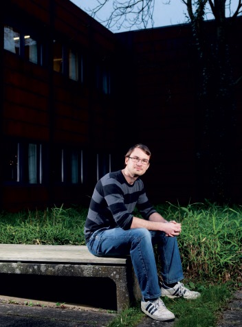 “Jeg opstiller nye modeller og forsøger at løse dem ved at køre simuleringer på en supercomputer,“ lyder det fra Martin Hansen (foto: Emil Ryge)