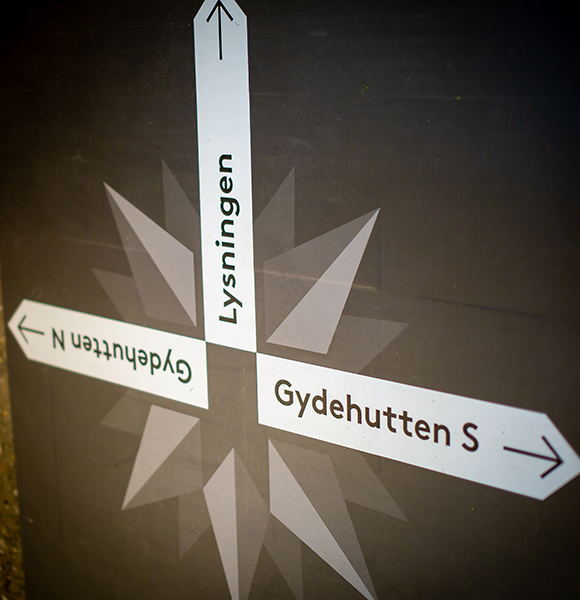 Billede af gulvskilt på SDU Odense